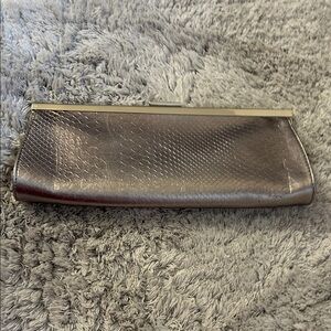 LOFT Metallic Clutch